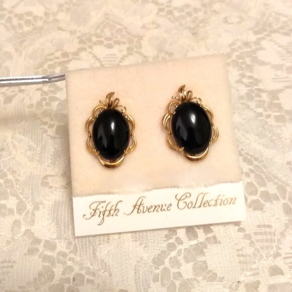 Vintage Gold Tone Oval Black Stud Earrings Non-Pierced Screw Clip Earrings - Picture 3 of 10